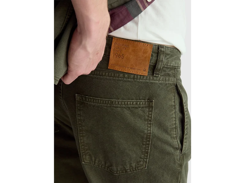 Straight-Fit-Chinos