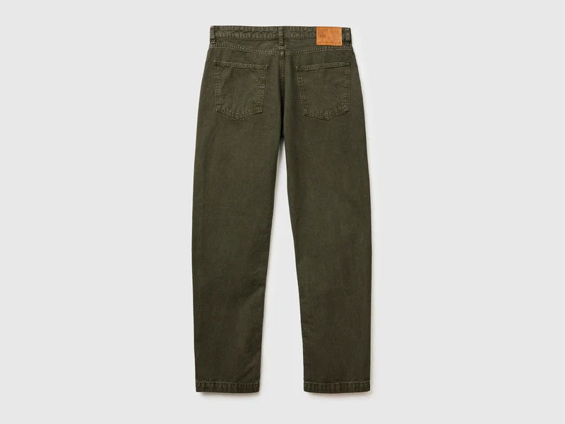 Straight-Fit-Chinos