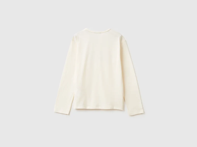 Warmes Baumwoll-T-Shirt mit Pailletten