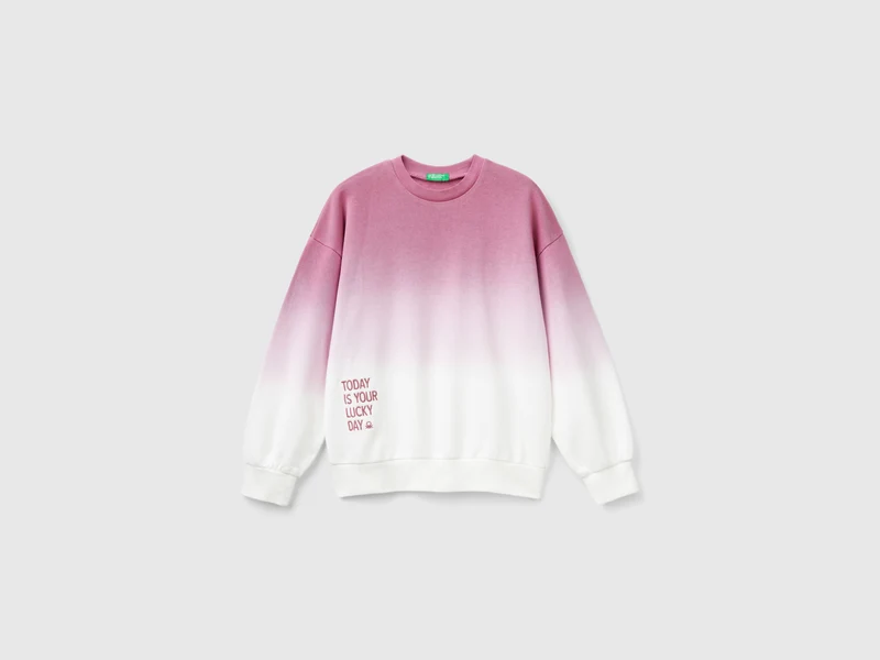 Sweater in Dip Dye mit Stickerei