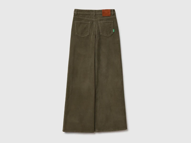 Hose wide fit aus Samt