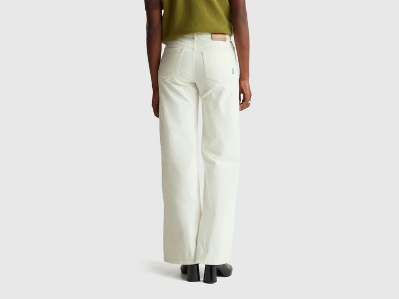 Hose wide fit aus Samt