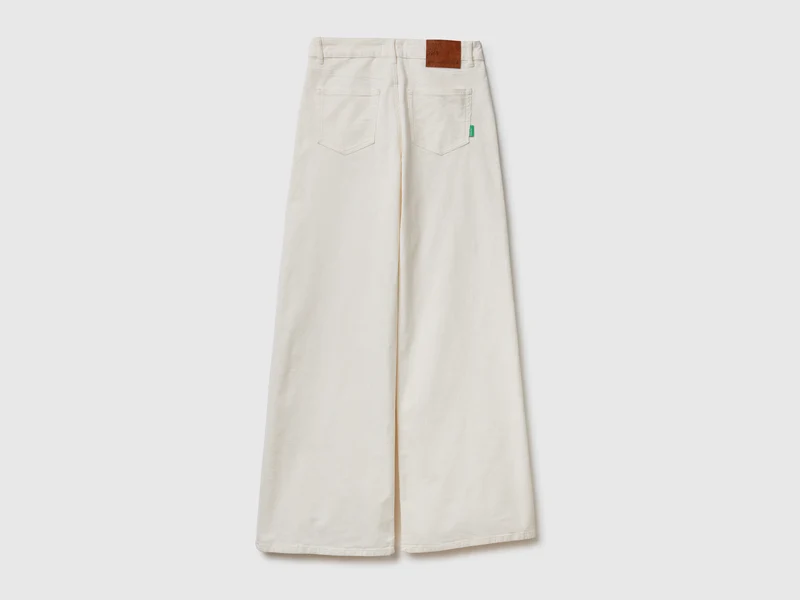 Hose wide fit aus Samt