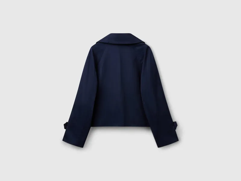 Zweireihiger, verkürzter Trenchcoat