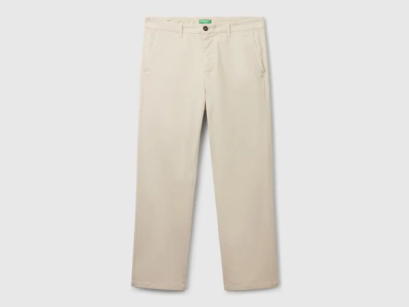 Gerade geschnittene Chinohose