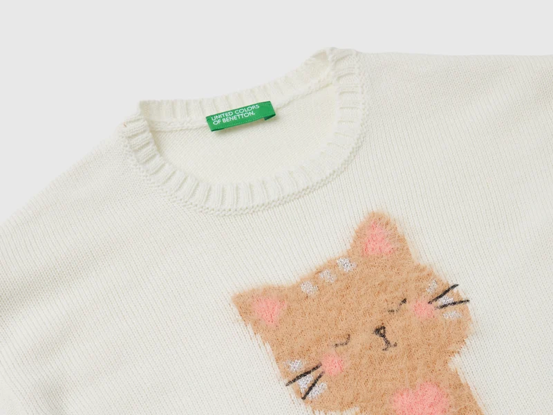 Pulli mit eingearbeitetem Katzenmotiv