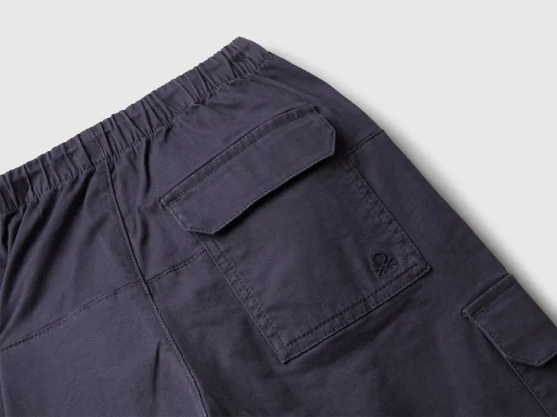 Fallschirmhose aus Stretch-Baumwolle