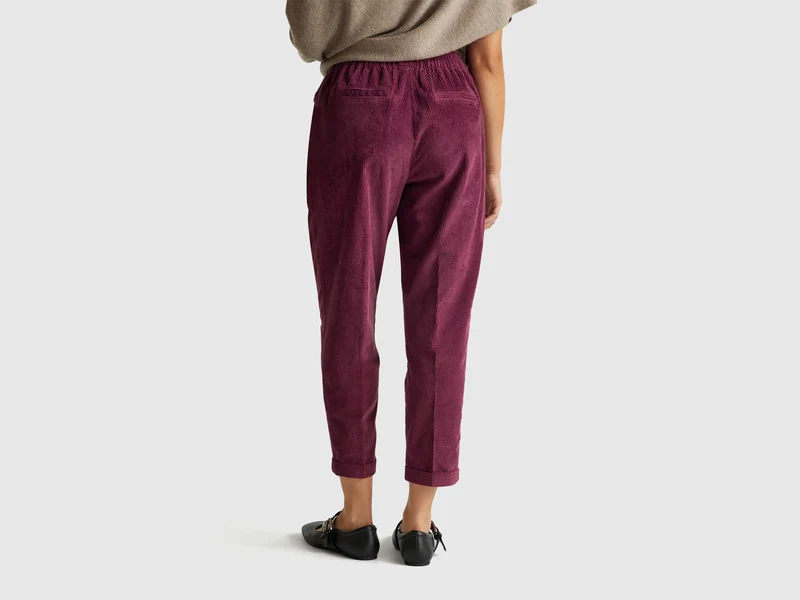 Samt-Chinohose mit elastischem Bund