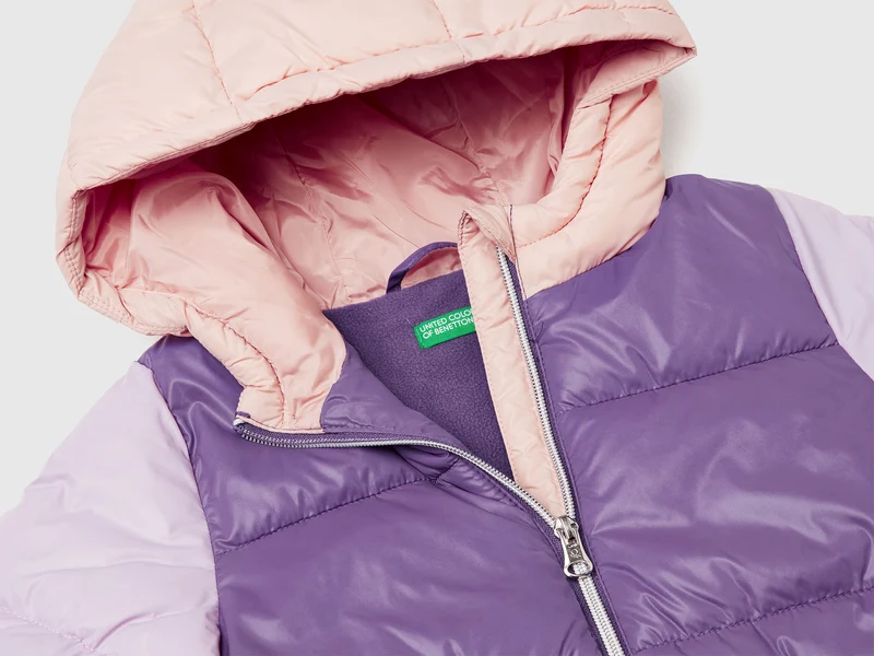 Nylonjacke mit Kapuze