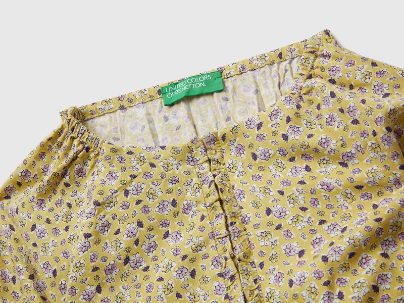 Fließende Bluse mit Blumenmuster