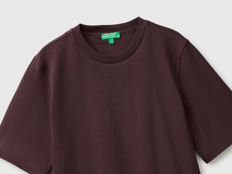 Kastenförmig geschnittenes T-Shirt aus 100 % Baumwolle