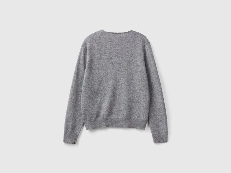 Mausgrauer Pullover mit V-Ausschnitt aus reiner Merinowolle