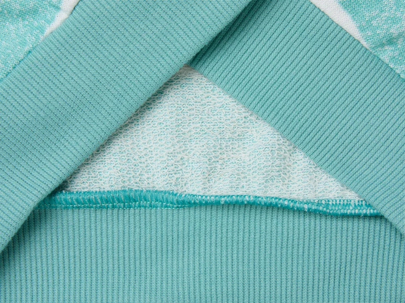 Übergroßes gestreiftes Sweatshirt