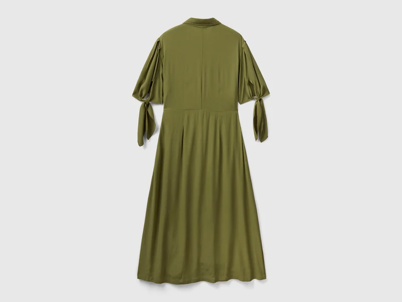 Midi-Kleid mit Kragen