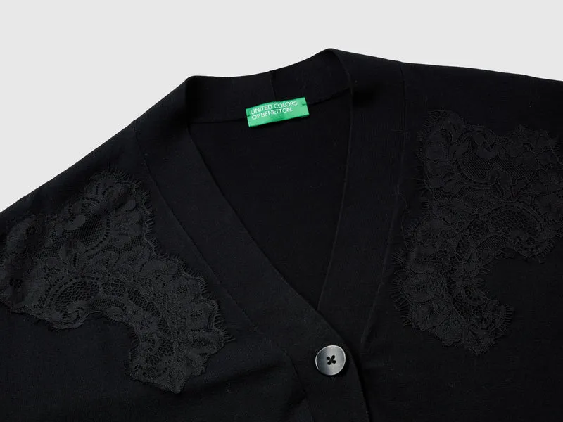 Fließender Cardigan mit Spitze