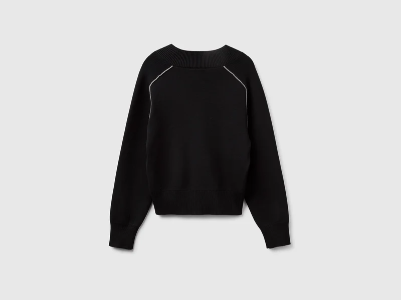 Pullover mit V-Ausschnitt und kastiger Passform