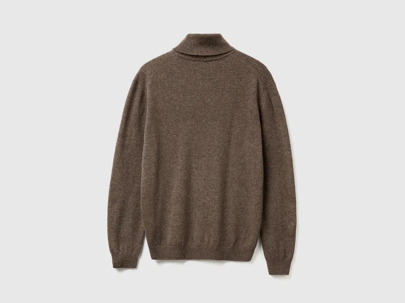 Brauner Rollkragenpullover aus reiner Merinowolle