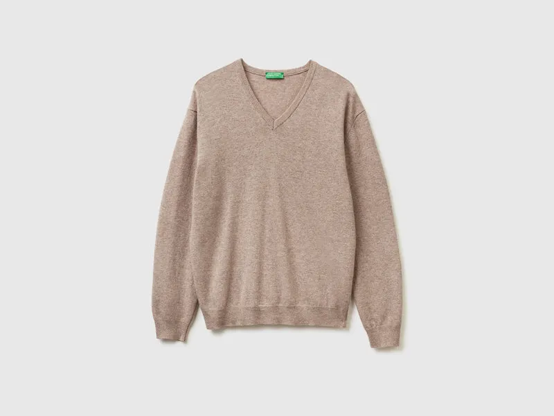 Taubengrauer melierter Pullover mit V-Ausschnitt aus reiner Merinowolle