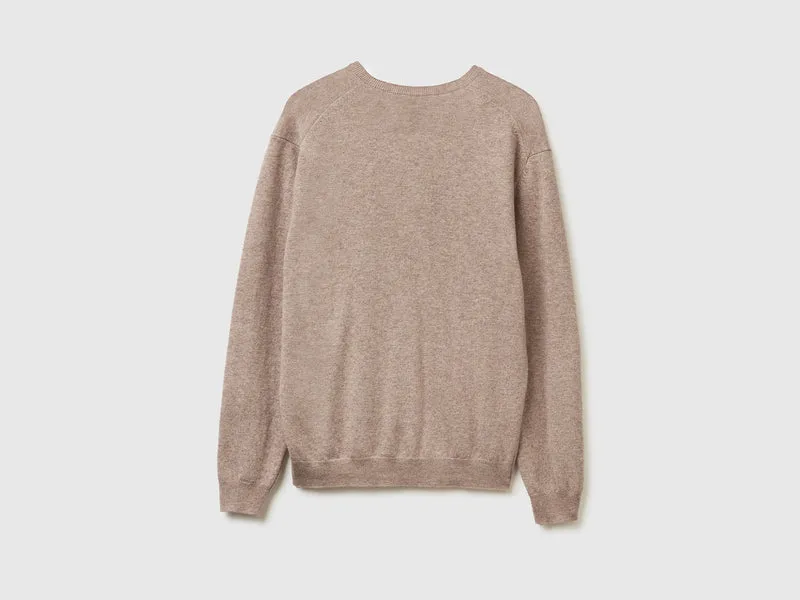 Taubengrauer melierter Pullover mit V-Ausschnitt aus reiner Merinowolle
