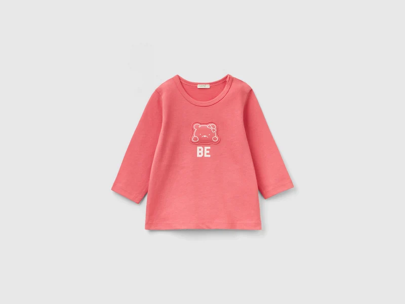 T-Shirt aus 100% Bio-Baumwolle mit Aufnäher