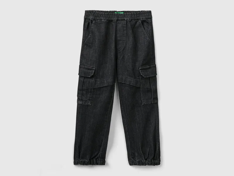 Jeans im Jogging-Stil mit großen Taschen