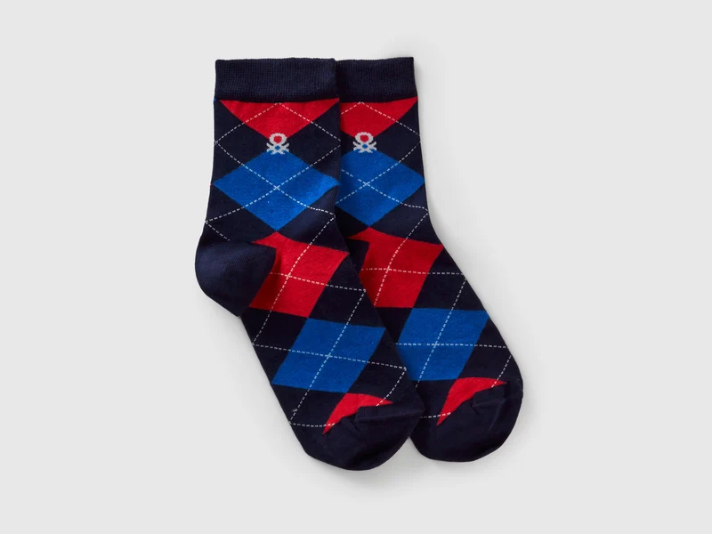 Gemusterte hohe Socken