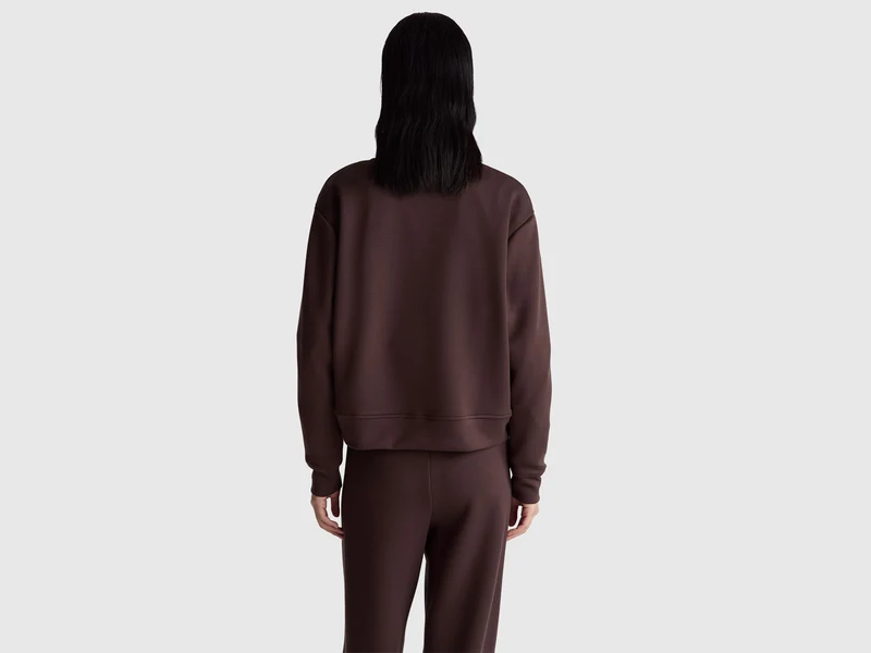 Geschlossenes Sweatshirt mit Bändern
