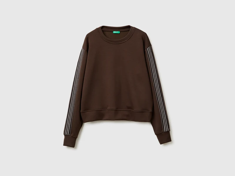 Geschlossenes Sweatshirt mit Bändern
