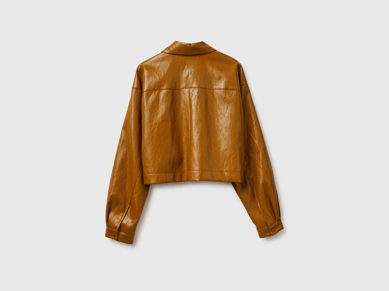 Jacke aus beschichtetem Stoff