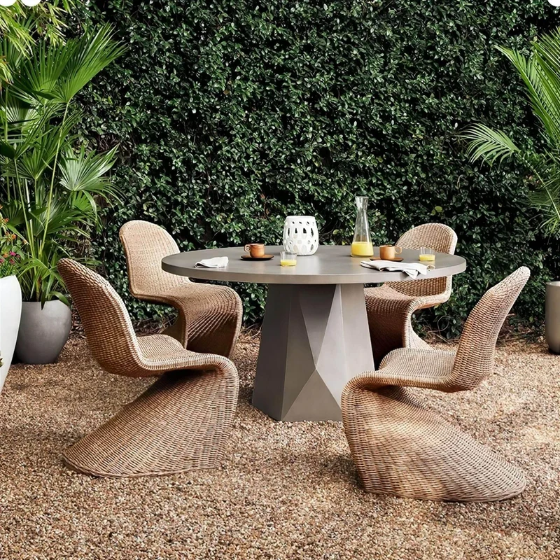 Modern Outdoor Chair - Stylish Patio Furniture