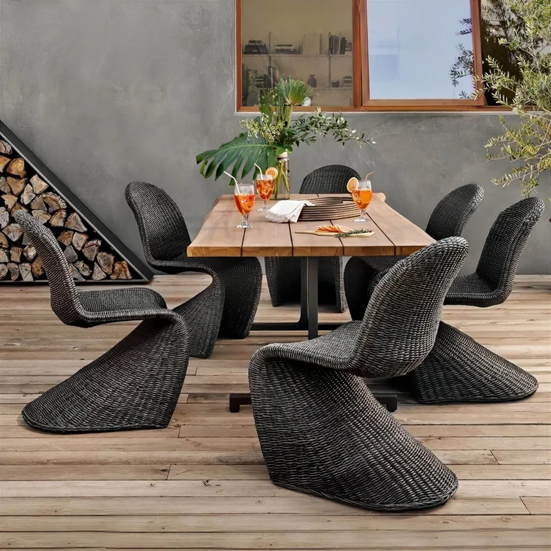 Modern Outdoor Chair - Stylish Patio Furniture