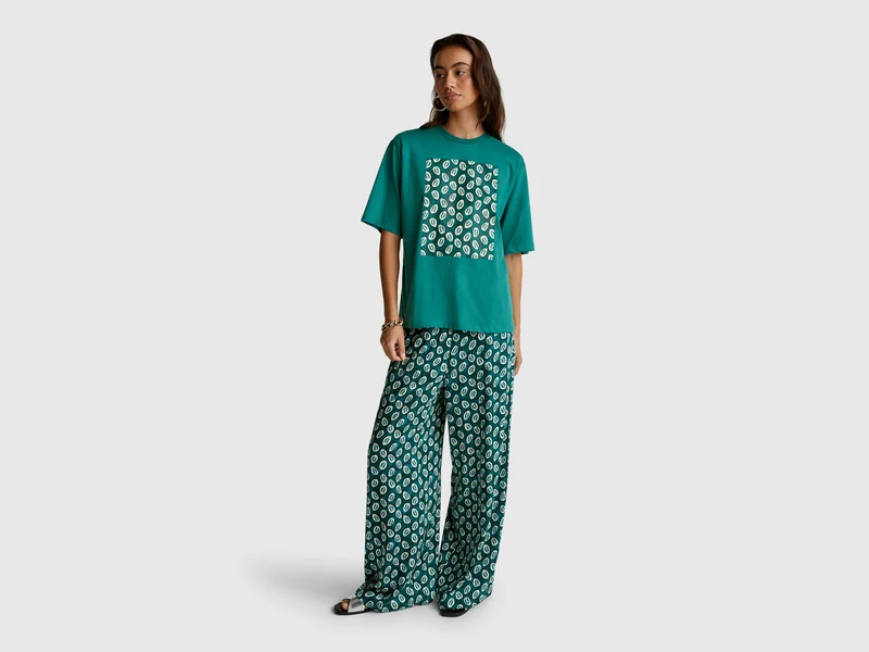 T-Shirt mit Bandana-Print