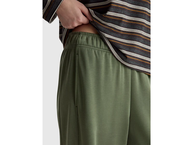 Jogginghose mit weitem Bein