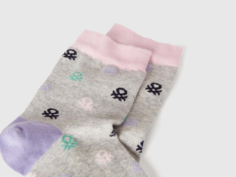 Gemusterte hohe Socken