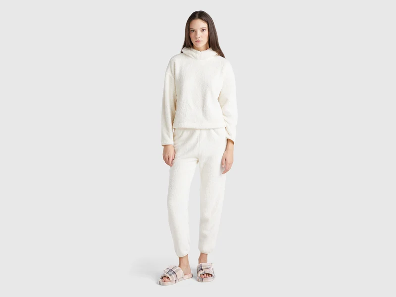 Kapuzenpulli aus Kunstfell