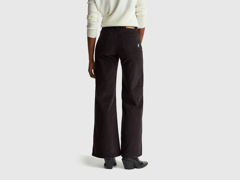 Hose wide fit aus Samt