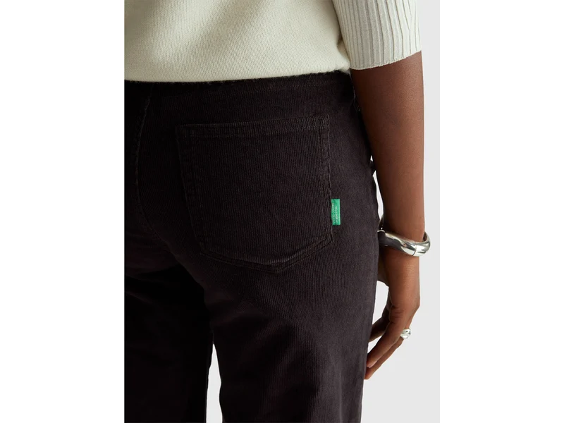 Hose wide fit aus Samt