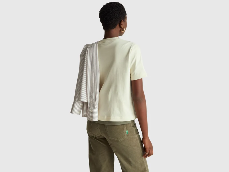 T-Shirt mit Aufdruck und Stickerei