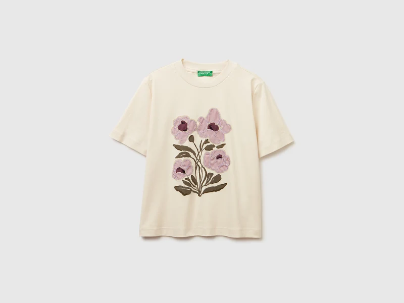 T-Shirt mit Aufdruck und Stickerei