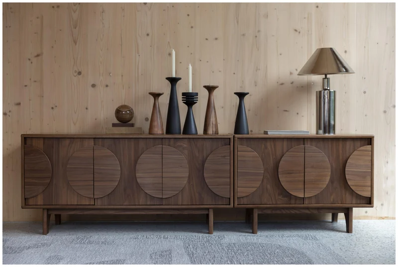 Sideboard GROOVE mit 3 Türen und Walnussfurnier von Zuiver