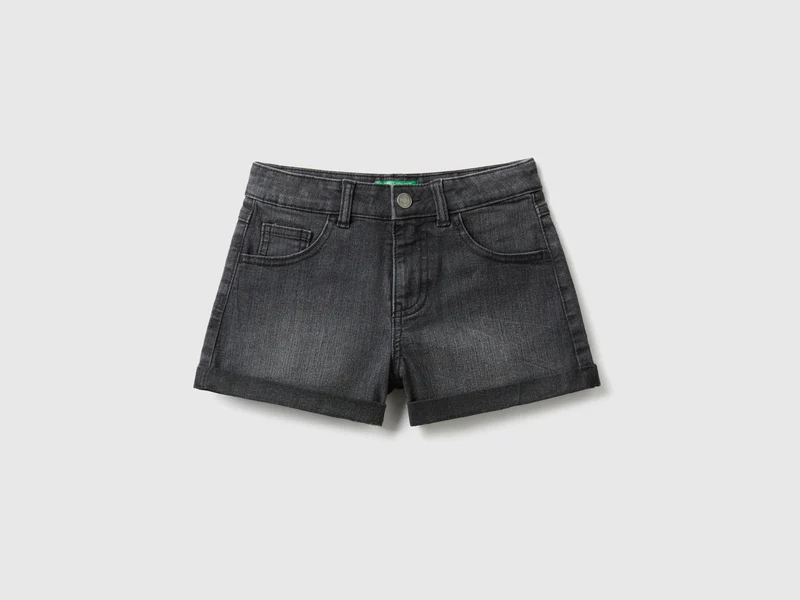 Kurze Jeans aus Denim