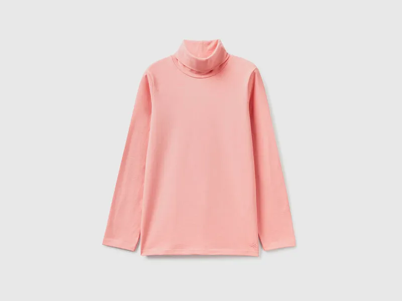 Stretchiges T-Shirt mit hohem Kragen