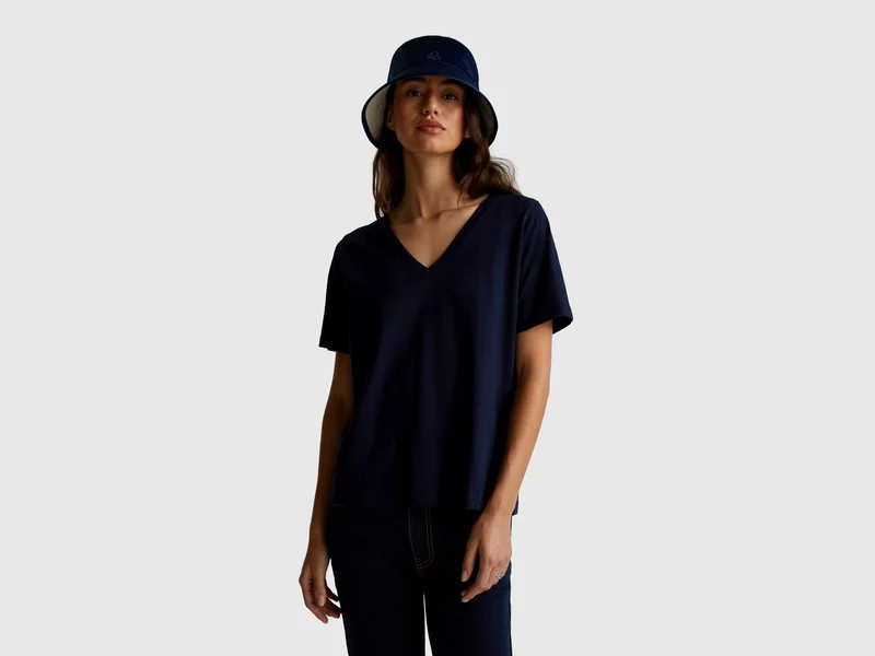 T-Shirt aus geflammter Baumwolle mit V-Ausschnitt