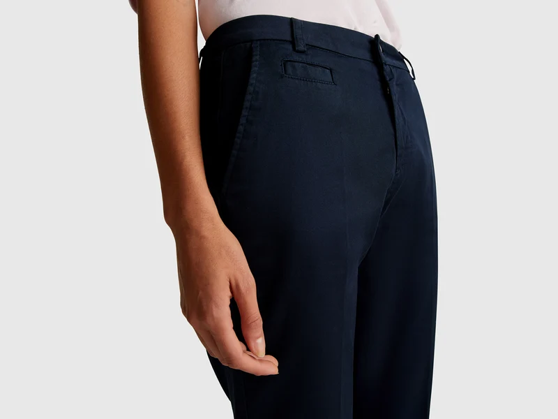 Slim Fit Chinohose aus dunkelblauer Baumwolle