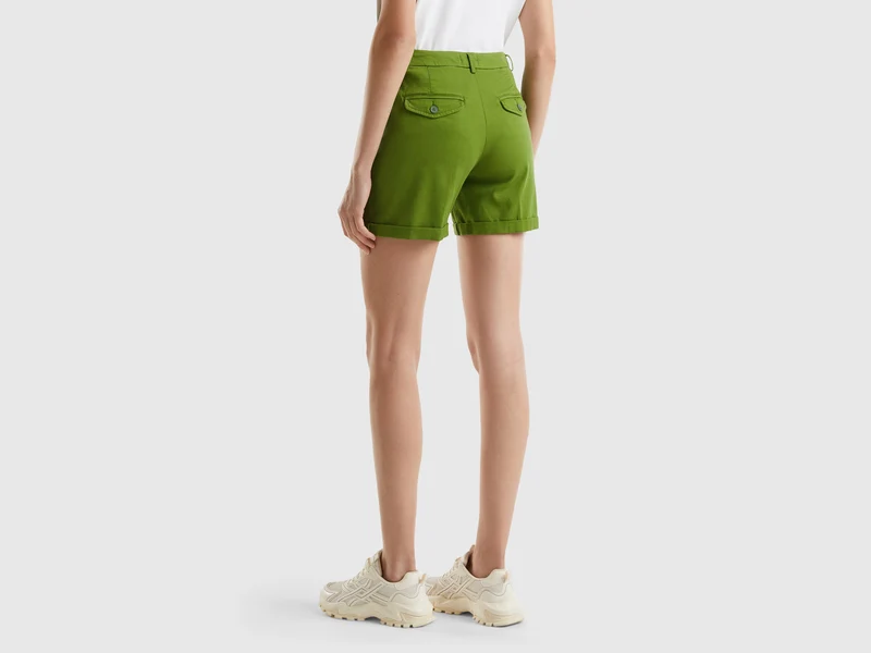 Bermudas aus stretchiger Baumwolle