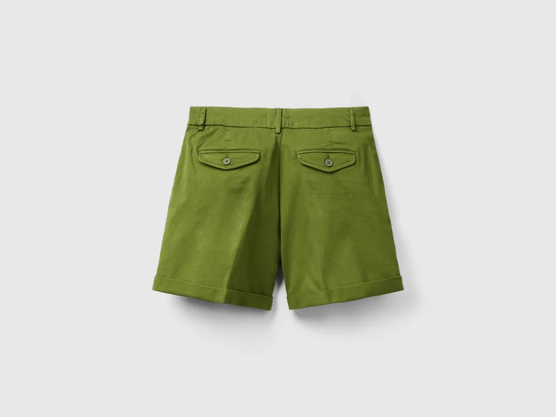 Bermudas aus stretchiger Baumwolle