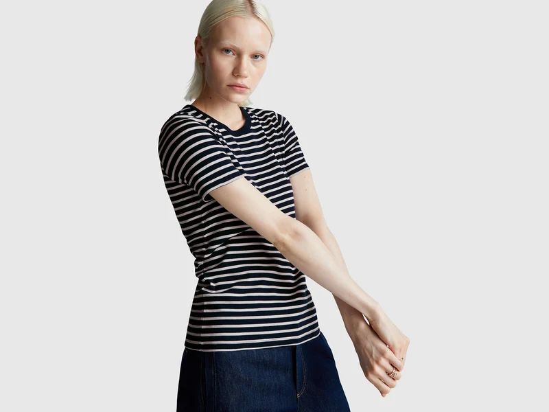 Gestreiftes T-Shirt mit Rundhalsausschnitt