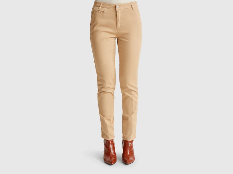 Slim Fit Chinohose aus camelfarbener Baumwolle