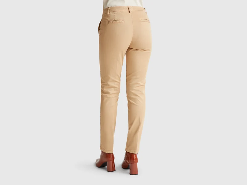 Slim Fit Chinohose aus camelfarbener Baumwolle