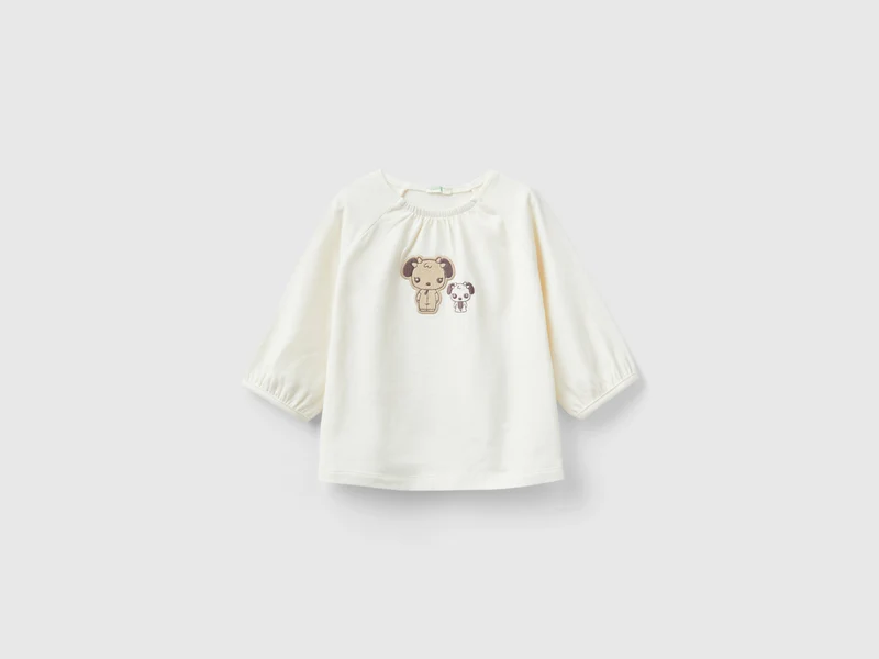 T-Shirt mit Stickerei und Aufnäher